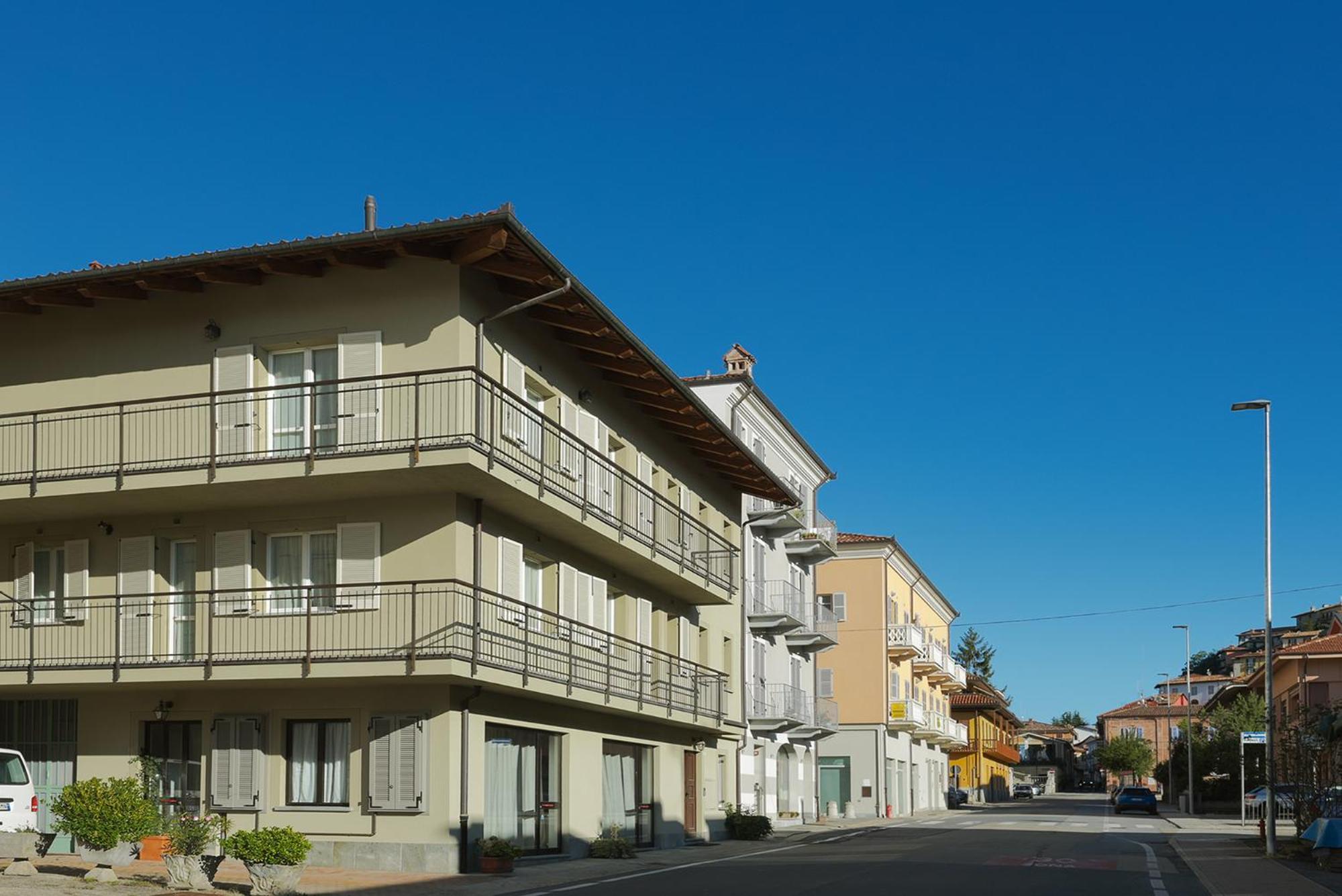 Appartamenti Rocca - Cav La Casa Di Rosa Monforte dʼAlba Eksteriør bilde